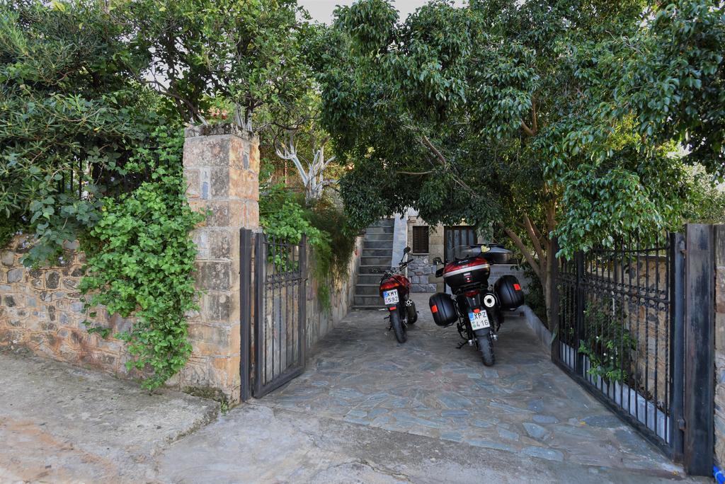 Villa Onar A Stone House With Amazing View Stoupa Exterior photo
