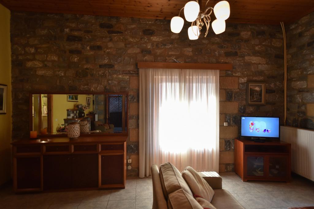 Villa Onar A Stone House With Amazing View Stoupa Exterior photo