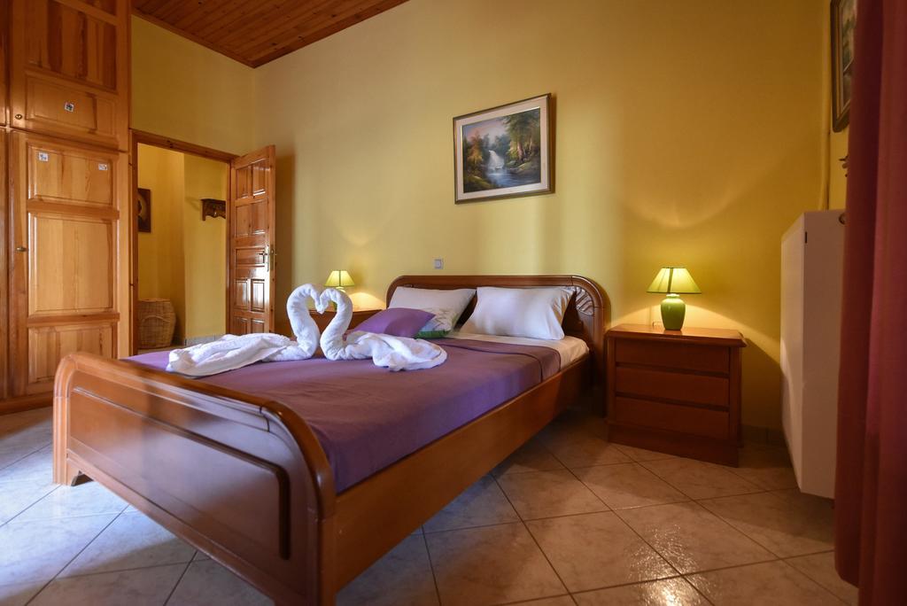 Villa Onar A Stone House With Amazing View Stoupa Exterior photo